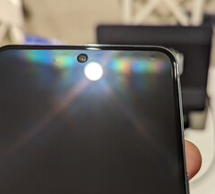 Pixel 8 Pro wykazujący niewielkie nierówności wyświetlacza. (Źródło zdjęcia: Wsparcie Google)