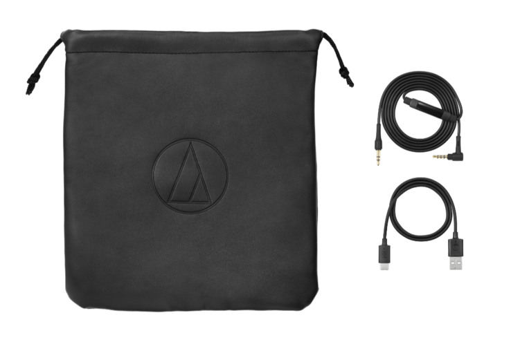 Słuchawki Audio-Technica ATH-AL5NC są dostarczane wraz z etui, kablem ładującym oraz kablem audio.