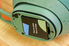 Baterię Fairbuds XL można łatwo wymienić. (Źródło obrazu: iFixit)