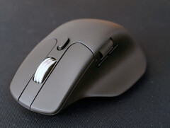 Bezprzewodowa ergonomiczna mysz Keychron z metalowym kółkiem przewijania