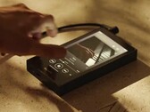 Najnowszy Sony Walkman jest większy od swojego poprzednika, ale obiecuje też lepszy dźwięk.