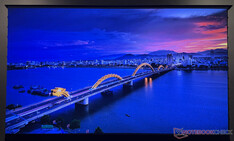 Gdy oświetlenie pomieszczenia jest włączone