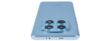 Górna krawędź: mikrofon, nadajnik podczerwieni, głośnik