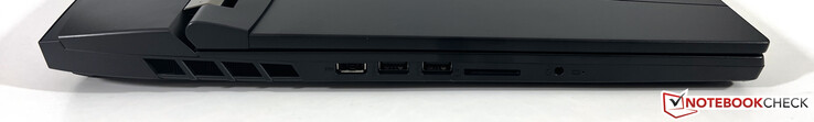 Lewa strona: Zasilanie, 2x USB-A 3.2 Gen2 (10 Gbps), czytnik kart SD, gniazdo stereo 3,5 mm
