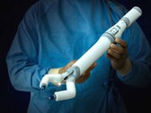 Chirurdzy na ziemi z powodzeniem zdalnie sterowali dwukilogramowym robotem chirurgicznym SpaceMIRA na ISS. (Źródło: Virtual Incision)