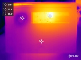 Temperatura powierzchni w teście obciążeniowym (na dole)