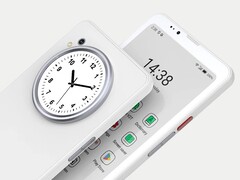 BigMe HiBreak Dual posiada kolorowy wyświetlacz E Ink z przodu i kolorowy wyświetlacz LCD z tyłu.