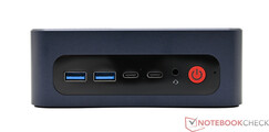 Przód: 2x USB, 2x USB4 TypeC