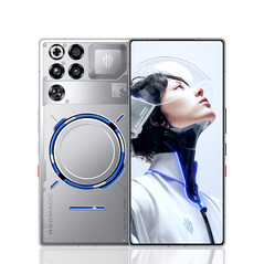 RedMagic 11 Pro white/silver transparent edition (źródło zdjęcia: Nubia)