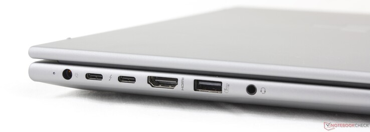 Po lewej: zasilacz sieciowy, 2x USB-C Thunderbolt 4 z funkcją Power Delivery + DisplayPort 2.1, HDMI 2.1, USB-A (5 Gb/s), zestaw słuchawkowy 3,5 mm