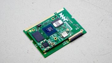 Moduł z SoC i pamięcią RAM można wymienić.