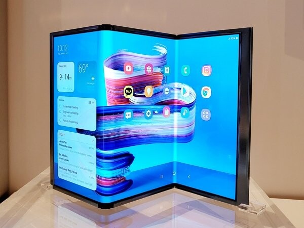 Samsung Display Flex S ma taką samą obudowę jak Huawei Mate XT. (Źródło zdjęcia: The Korea Herald)