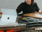 Oczekuje się, że Microsoft nie zaprezentuje konsumenckich urządzeń Surface jeszcze w tym miesiącu. (Źródło zdjęcia: Microsoft)