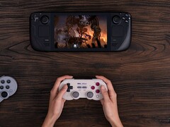 Kontroler Bluetooth 8BitDo SN30 Pro jest kompatybilny z systemem SteamOS i innymi systemami operacyjnymi. (Źródło obrazu: 8BitDo)