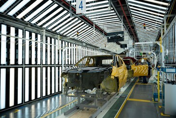 W fabryce Toyoty w Kolinie (TMMCZ) rusza produkcja modelu Aygo X Hybrid. Zakład przygotowuje się do produkcji pierwszego BEV od 2026 roku. (Źródło zdjęcia: Toyota).