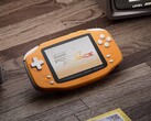 Ayaneo Konkr Pocket Advance to nowoczesna wersja konsoli Game Boy Advance.