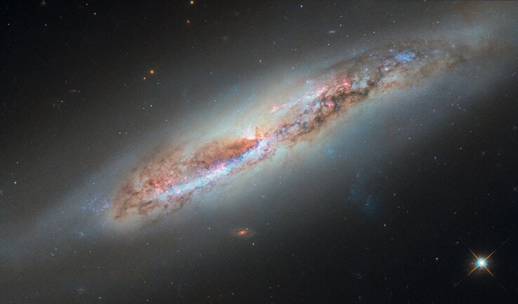Zdjęcie NBC 4388 z Hubble'a (źródło zdjęcia: ESA/Hubble, NASA, S. Veilleux, J. Wang i J. Greene)