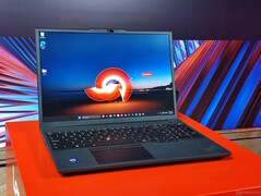 Lenovo ThinkPad P16v Gen 3 (źródło obrazu: Benjamin Herzig)