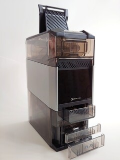 Przód. (Źródło obrazu: Notebookcheck)