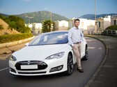 Typowy właściciel Tesli to młody zamożny inżynier (obraz: Tesla)