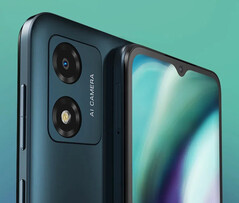 Moto E13 wymaga wymiany, ponieważ w tym momencie jest w sprzedaży od ponad roku. (Źródło obrazu: Motorola)