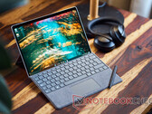 Mówi się, że Surface Pro 9 otrzyma odświeżenie "14. generacji Intela" jeszcze w tym kwartale, obecny model na zdjęciu. (Źródło zdjęcia: Notebookcheck)