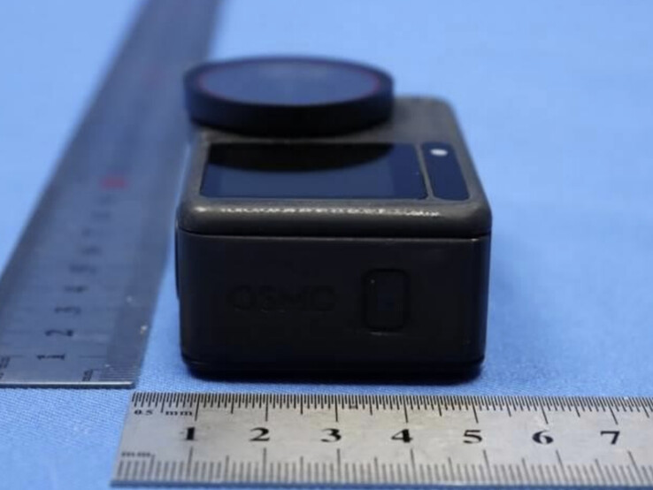 Prototyp DJI Osmo Action 6 z boku. (Źródło zdjęcia: FCC)
