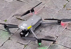 DJI Air 3 ma podobno zawierać trzy kamery. (Źródło obrazu: WeChat via @Quadro_News)