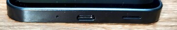 Dół: Mikrofon, port USB-C, głośnik