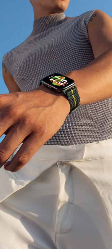 Nadchodzący smartwatch Motoroli będzie w stanie śledzić tętno, kalorie i kroki. (Źródło zdjęcia: Evan Blass)