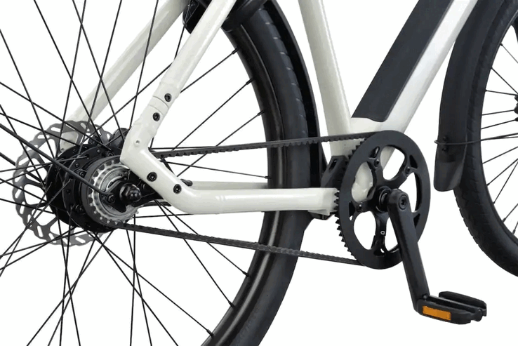 Raleigh One jest wyposażony w napęd pasowy Gates z włókna węglowego, który zapewnia niskie koszty konserwacji i pracę bez smaru (źródło zdjęcia: Raleigh)
