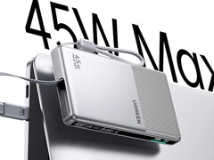 Nowy powerbank ma z boku niewielki ekran. Na zdjęciu: grafika promocyjna podkreślająca obsługę szybkiego ładowania o mocy 45 W.