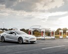 Niektóre z największych stacji Supercharger otrzymają fundusze publiczne (zdjęcie: Tesla)