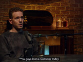 Glenn Howerton tłumaczy się z męki z breloczkiem do Modelu X (obraz: Always Sunny Podcast/YouTube)