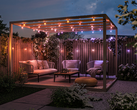 Firma Philips Hue rozszerza swoją ofertę oświetlenia z serii Festavia, w skład której wchodzi między innymi przedstawiona na zdjęciu zewnętrzna girlanda świetlna w kształcie kul.