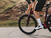 Rower elektryczny iAerolight Pro 1.9 ma zasięg do 185 km (~115 mil). (Źródło zdjęcia: BH Bikes)