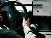 Dostępny jest już nowy film instruktażowy Autopilota (zdjęcie: Tesla/YT)