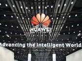 Huawei intensyfikuje wysiłki, aby pozostać na równi z TSMC i innymi. Na zdjęciu - logo firmy uchwycone podczas wydarzenia (źródło zdjęcia: Huawei)
