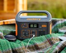 Oczekuje się, że nowy Jackery Explorer 500 v2 będzie smuklejszy niż oryginalny model (na zdjęciu). (Źródło zdjęcia: Jackery)