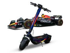 Red Bull Racing E-Scooter RS 1200 AT jest dopuszczony do ruchu po drogach publicznych tylko w Austrii. (Źródło zdjęcia: Red Bull)