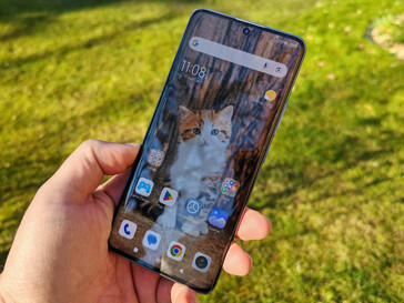 Xiaomi Redmi Note 14 Pro+ 5G w słońcu