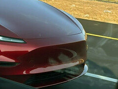 Standardowy render Tesli Model Y w kolorze czerwonym (źródło zdjęcia: Moose/X)
