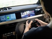 Gry w nowym elektrycznym SUV-ie Porsche Macan 2026 (źródło zdjęcia: Porsche)
