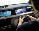 Gry w nowym elektrycznym SUV-ie Porsche Macan 2026 (źródło zdjęcia: Porsche)