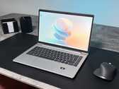 Recenzja laptopa HP EliteBook 645 G9: Kompaktowy i solidny laptop biurowy z (niewykorzystanym) potencjałem