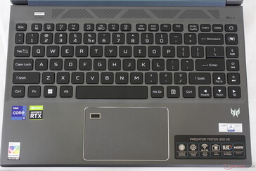 Nie ma nic szczególnego w klawiaturze, ponieważ reakcje klawiszy są podobne do tych, jakie występują w Ultrabookach klasy średniej