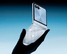 Motorola najwyraźniej pracuje nad telefonem z klapką z kryształami Swarovskiego (źródło zdjęcia: Ytechb)