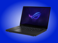 ROG Zephyrus Duo (2026) GX651 w swojej „standardowej” konfiguracji wygląda bardzo podobnie do innych 16-calowych laptopów do gier.