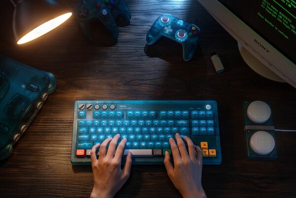 Klawiatura mechaniczna Retro 87 w wersji N64 Edition jest wyposażona w niestandardowe przełączniki.