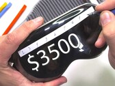 Apple używa plastiku zamiast szkła na zewnątrz swojego zestawu słuchawkowego za 3500 USD. Apple nazywa to "szkłem laminowanym". (Zdjęcie: JerryRigEverything)